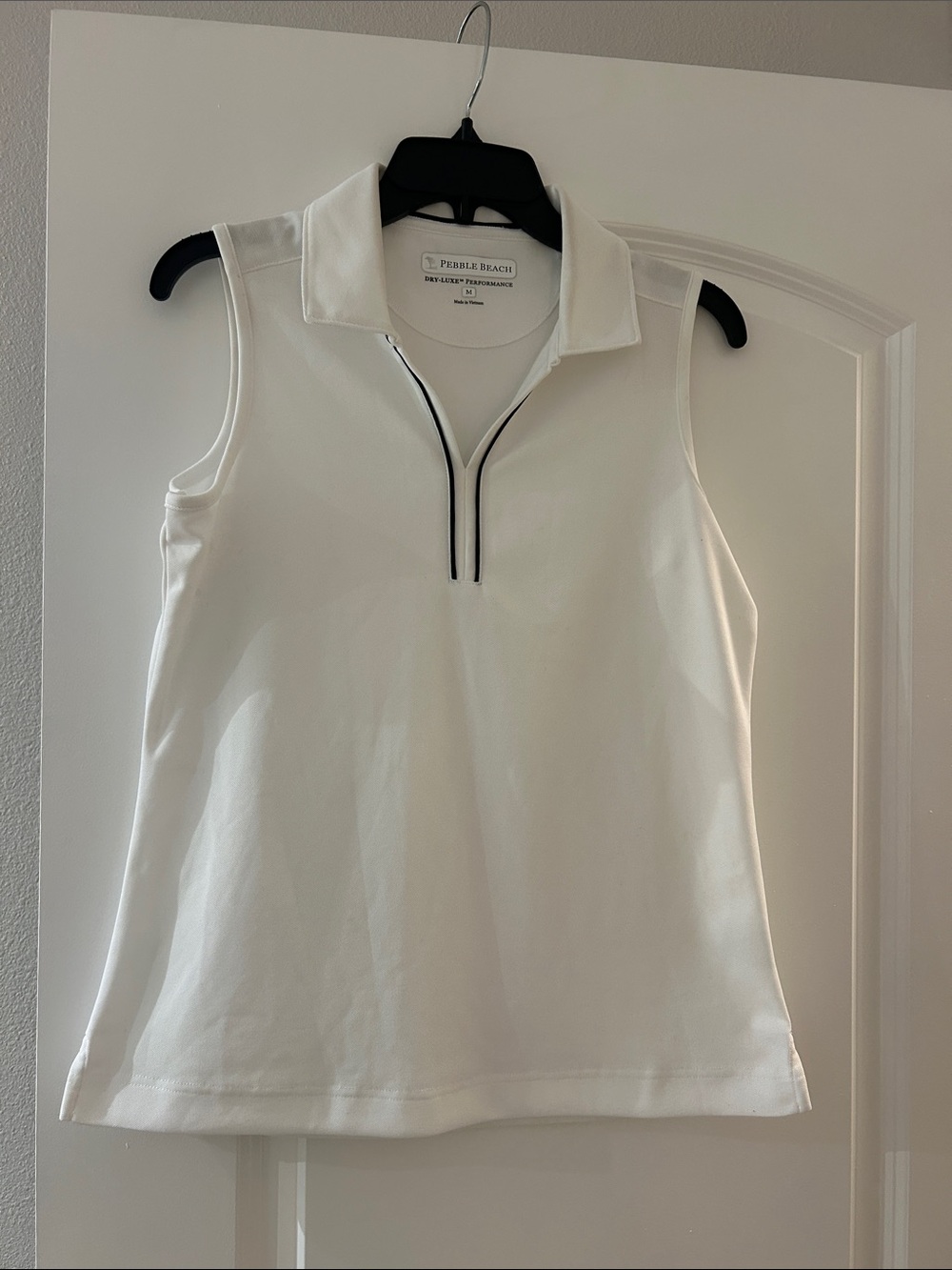 Pebble Beach Women's White Sleeveless  Collar Tank
